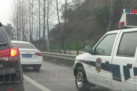清镇高速G60拖车物流汽车救援|救援汽车|汽车电瓶没电找谁救援